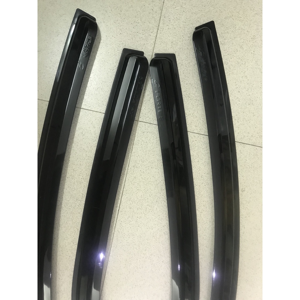 Bộ 4 vè che mưa đen cao cấp xe Kia Forte 2008-2013.