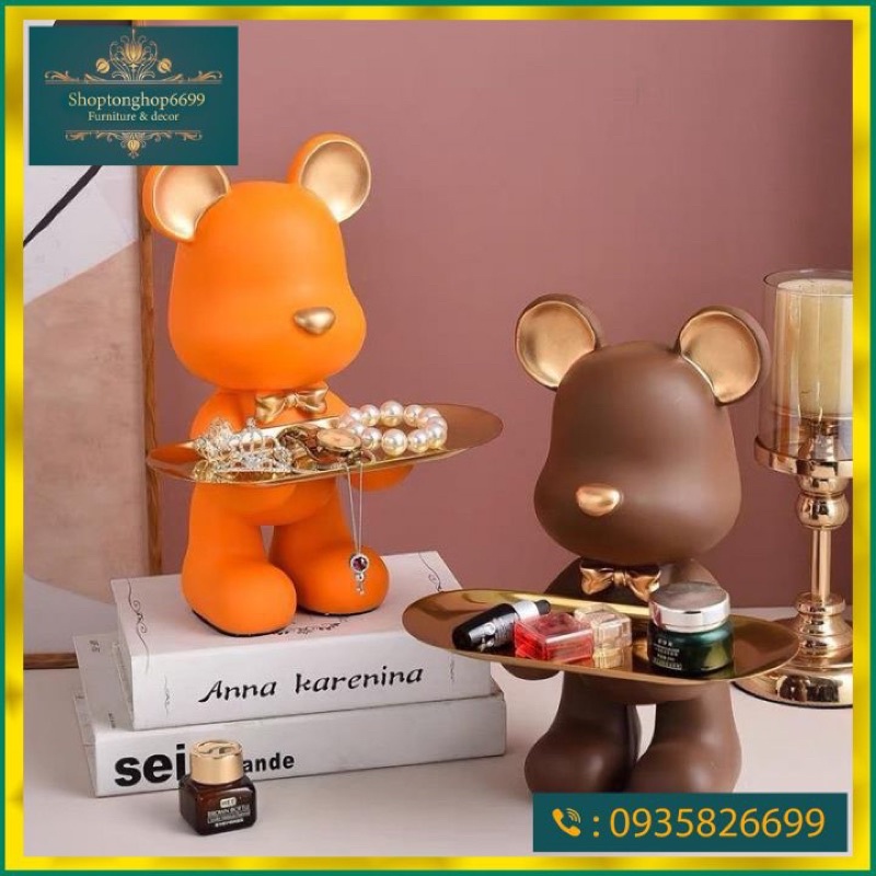 Chú gấu bearbick cầm đĩa để đồ bày bàn siêu cute