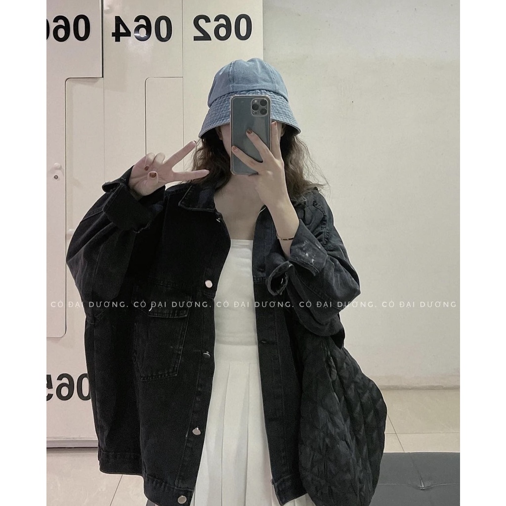 Áo khoác bò 2 túi chữ in sau lưng form rộng Hàn Quốc