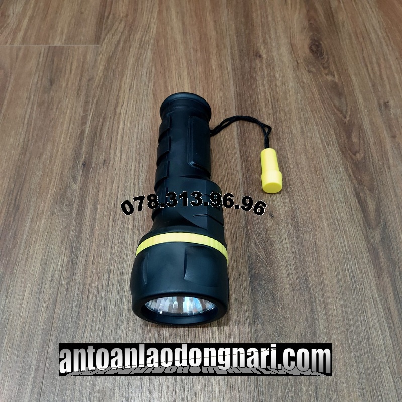 ĐÈN PIN PCCC CAO SU ÁNH SÁNG VÀNG