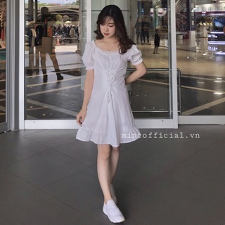 Đầm trắng bèo phồng tay
