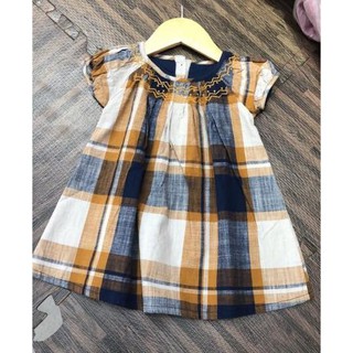 Váy Next kẻ caro rất tây