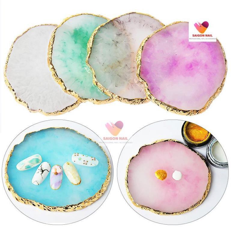 Khay đá đựng màu vẽ đủ kiểu