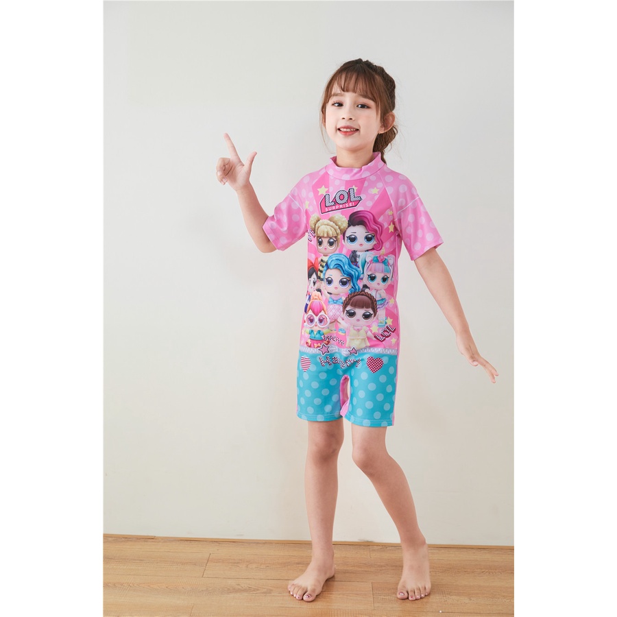 Đồ bơi bé gái liền thân họa tiết CÔNG CHÚA KỲ LÂN tay ngắn bao gồm nón bơi (Mẫu mới 2022)