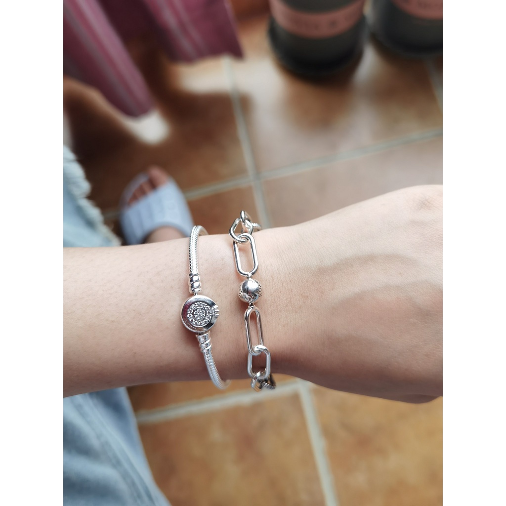 Vòng đeo tay khóa chữ O Crown sáng bóng pandora