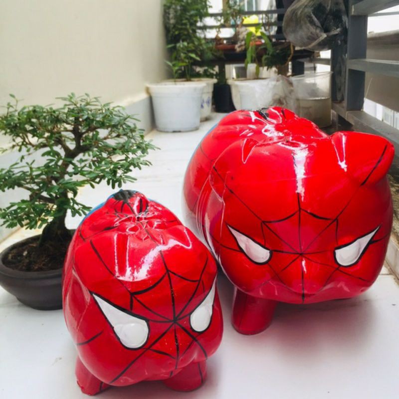 Heo đất tiết tiết kiệm,  Người nhện Spider Man
