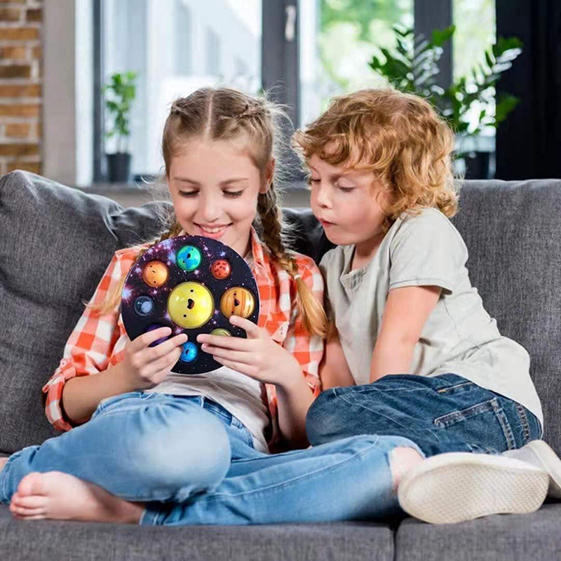 Bộ Đồ Chơi Gồm 40 Món Giúp Giảm Căng Thẳng Dành Cho Trẻ Em Và Người Lớn