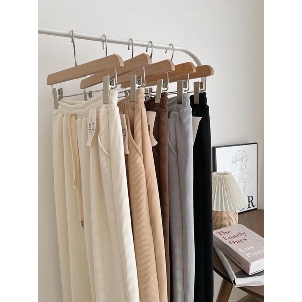 Quần jogger nỉ tăm chất đẹp- hàng loại 1