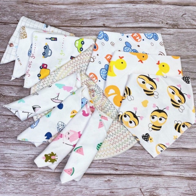 Yếm cotton 2 lớp dùng cả 2 mặt có nút điều chỉnh cho bé