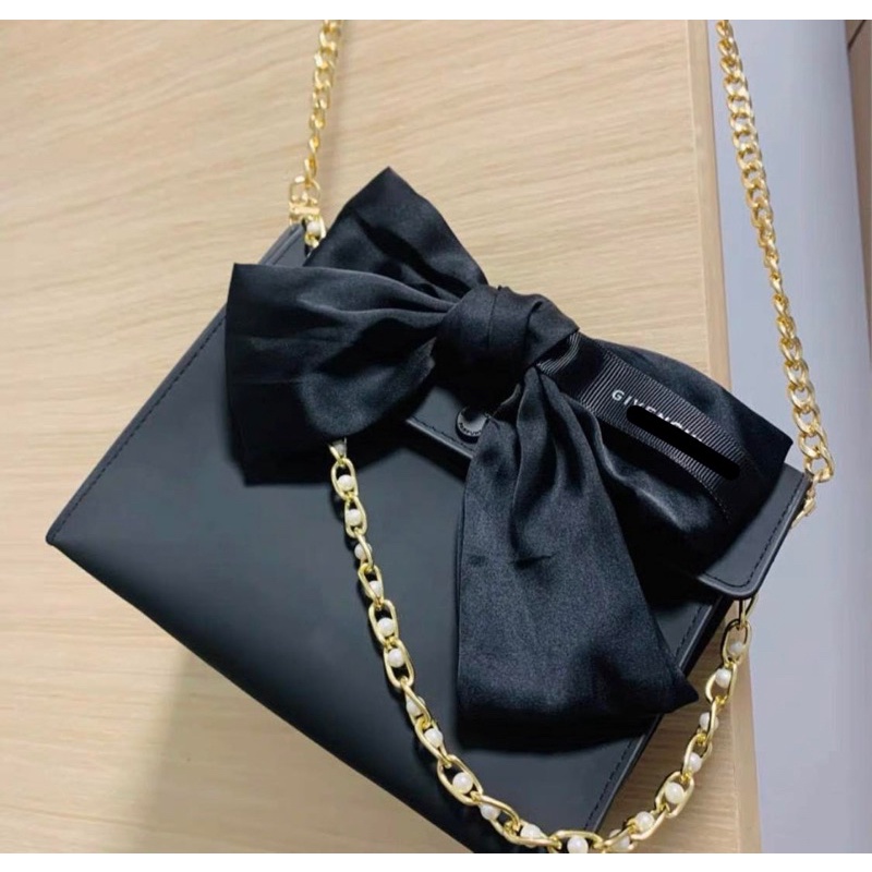 gift givenchy túi mỹ phẩm