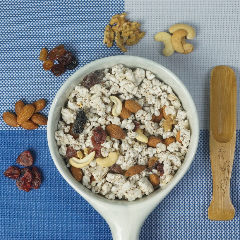 Granola siêu hạt dinh dưỡng mix gạo lứt ăn kiêng GUfoods - Lành mạnh, Thơm ngon, Tốt cho sức khoẻ