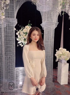 ĐẦM CỔ U KHOÉT LƯNG