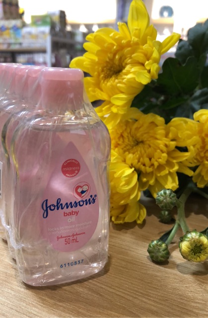 Dầu mat-xa Johnson’s baby oil 50ml