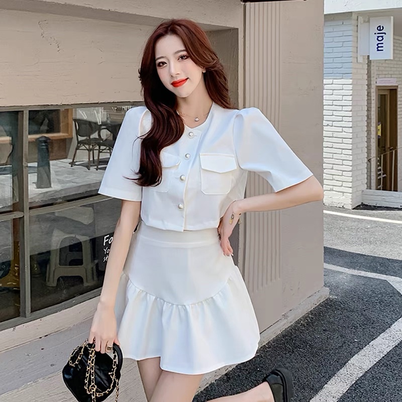 Set Áo Croptop Cổ Tròn Kèm Chân Váy Xoè Phong Cách Tiểu Thư_ Hàng QCCC