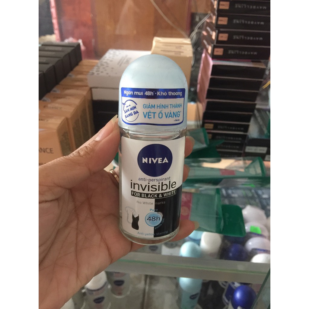 Lăn Khử Mùi Giảm Ố Vàng Nivea Invisible For Black and White