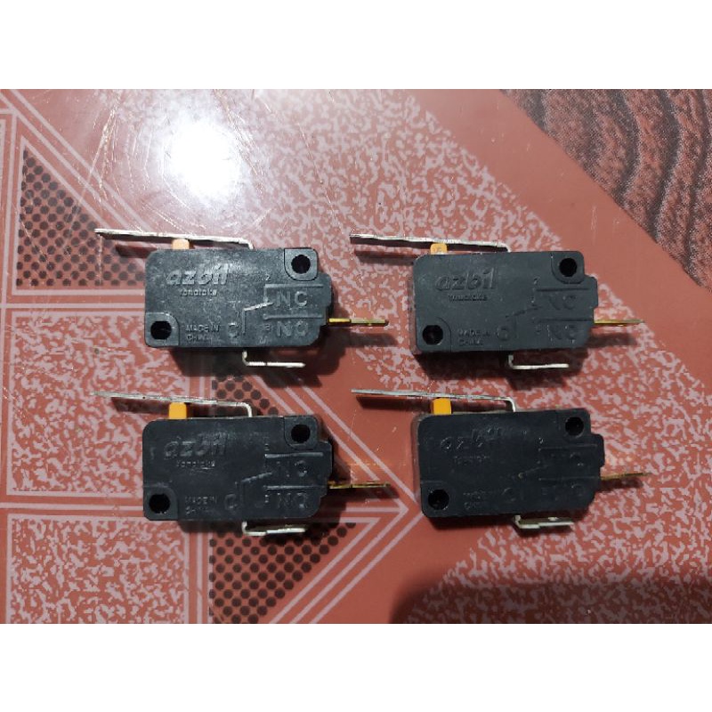 Set 4 cái công tắc hành trình tháo máy Nhật.