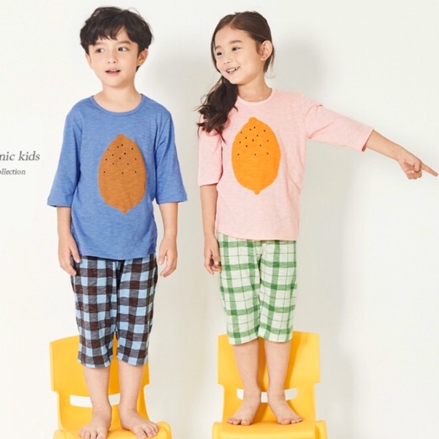 Bộ quần áo trẻ em