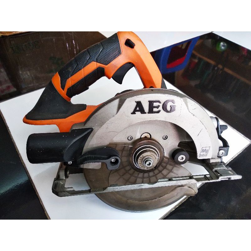 Bộ cưa đĩa AEG 18v mạnh mẽ