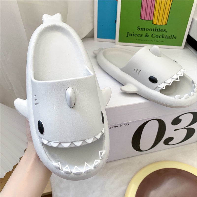 Dép Hình Cá Mập Siêu Nhẹ Chống Trượt Cho Bé Từ 2-7 Tuổi