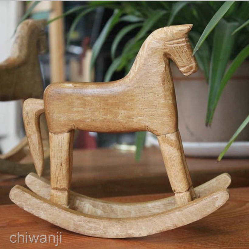 Mô hình con ngựa gỗ trang trí giáng sinh