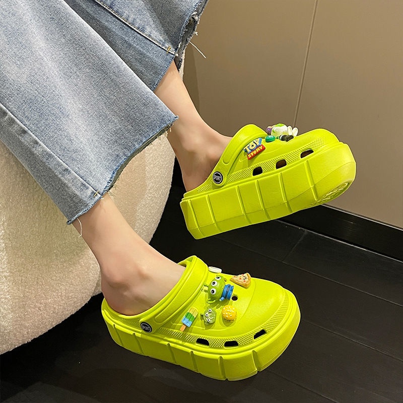 Dép Cross độn đế nữ đế 6cm siêu nhẹ kèm Sticker dễ thương - dép bánh mì nữ hot trend 2022