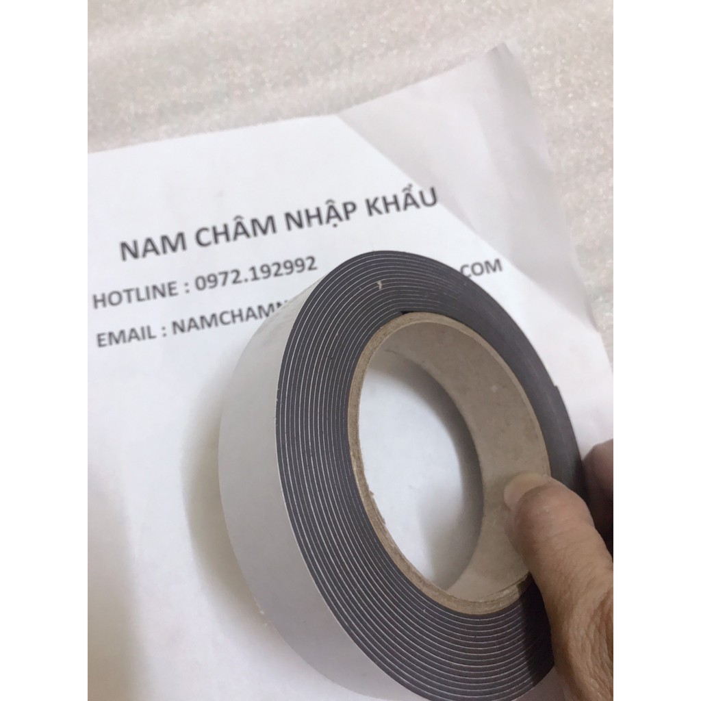 Nam châm cuộn keo kích thước 2,5cm x 5 mét x 1.2mm