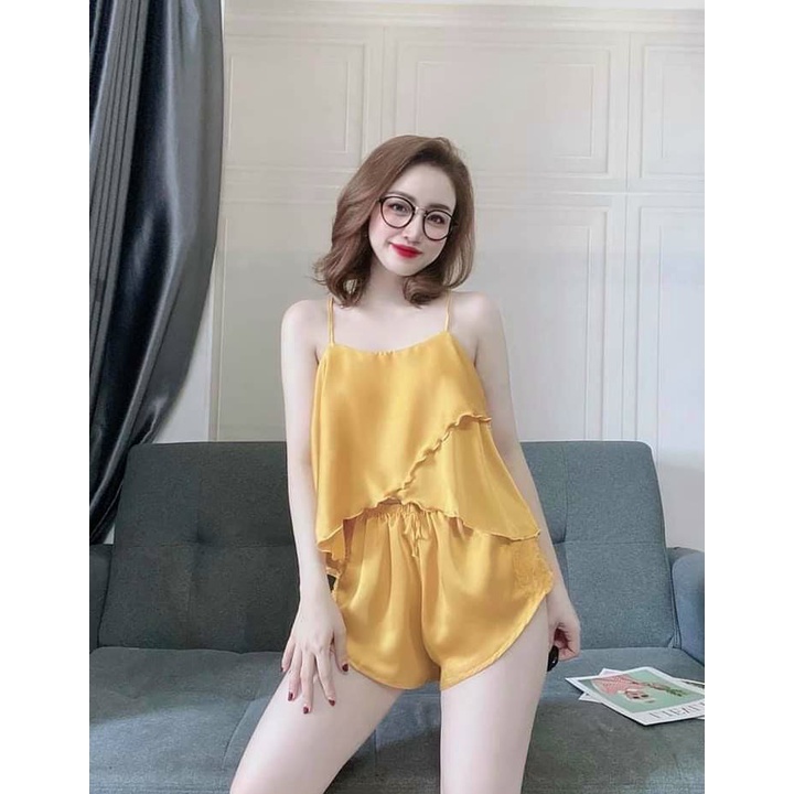 Đồ ngủ sexy áo 2 dây vạt xéo và quần ngắn, chất lụa Satin đẹp, ít nhăn, mát, kiểu dáng gợi cảm, trẻ trung cho phái nữ | BigBuy360 - bigbuy360.vn