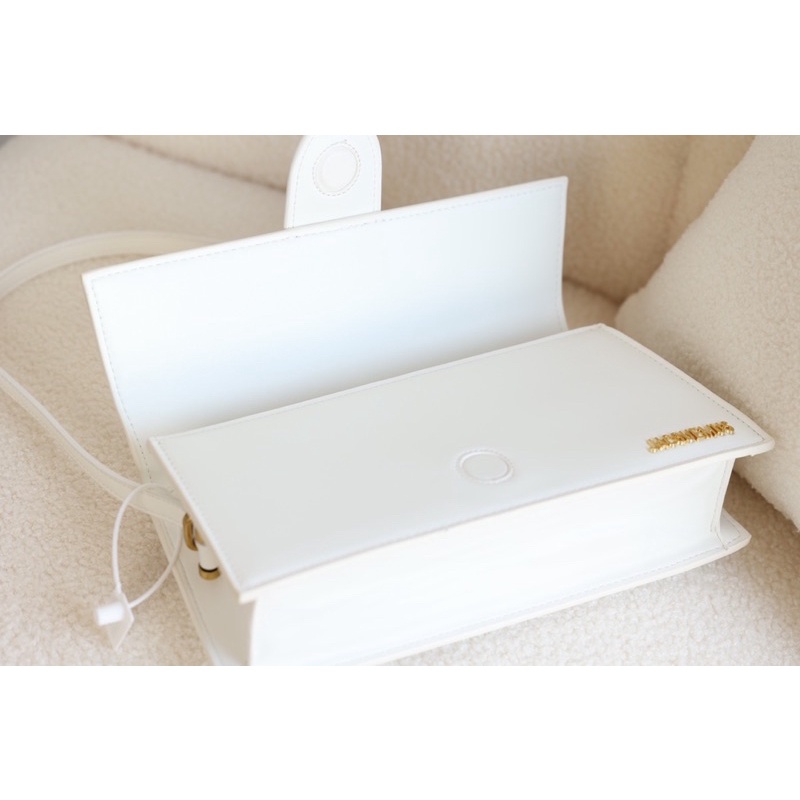Túi Jacquemus Size 26cm Dáng Kẹp Nách Siêu Xinh Fullbox Ảnh Thật Tự Chụp
