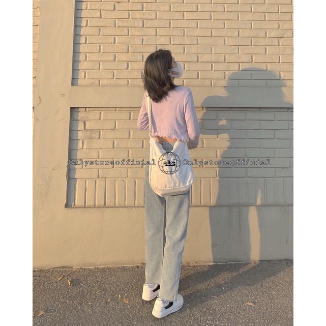 croptop mặc được 2 kiểu và quần bò ống rộng,nhận hàng có vấn đề liên hệ shop trước khi đánh giá