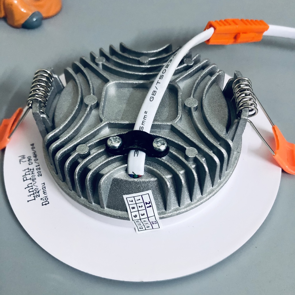 Đèn âm trần 7W 3 màu Phi 90 đế đúc siêu sáng , Đèn Downlight tiết kiệm điện bảo hành đổi mới 6 tháng