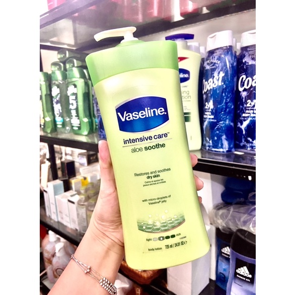 Sữa Dưỡng Thể Vaseline Mỹ Intensive Care Aloe Soothing Hydration 725ml XANH dàn cho da khô nhẹ