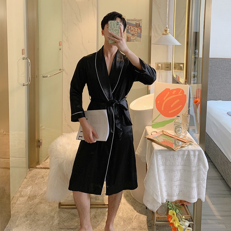 Áo choàng ngủ dài tay vải lụa mát size lớn mặc ở nhà và ngoài trời kiểu mùa thu đông thoải mái cho cả nam và nữ