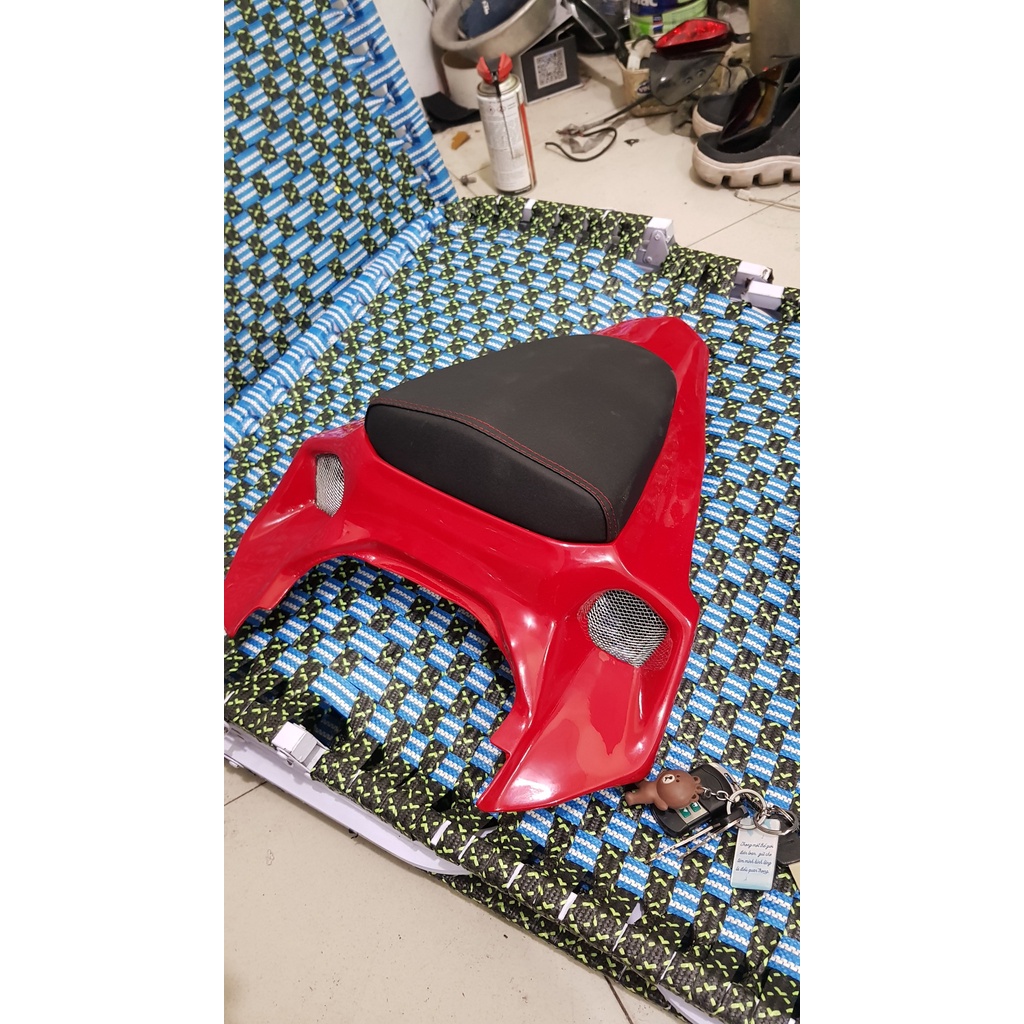 Yên đuôi vuốt nhọn cho Honda CBR650R