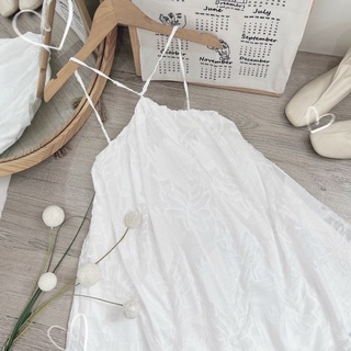 ĐẦM HOA NỔI CỔ YẾM HỞ LƯNG