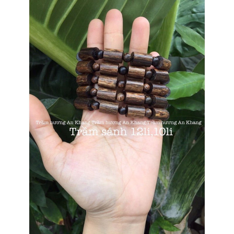 Vòng tay trầm hương sánh chìm cao cấp.