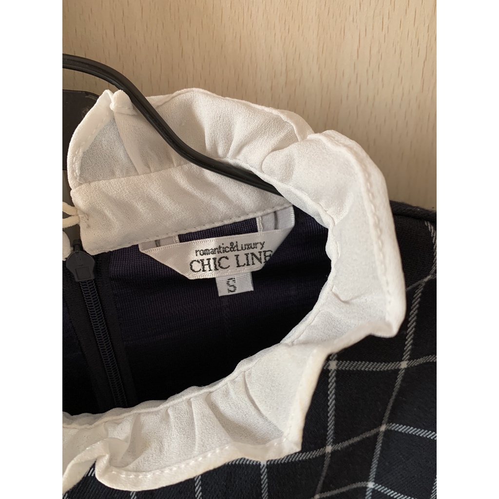 Đầm Caro tay dài hiệu CHIC LINE