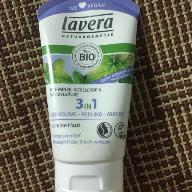 Sữa rửa mặt lavera