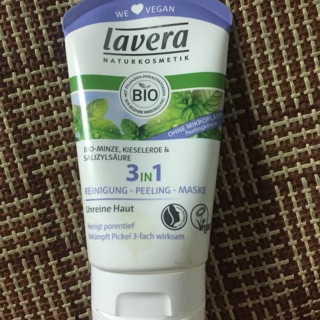 Sữa rửa mặt lavera