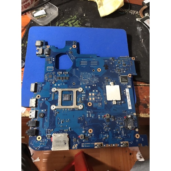 Main laptop samsung 300e zin cũ chưa qua sửa chữa