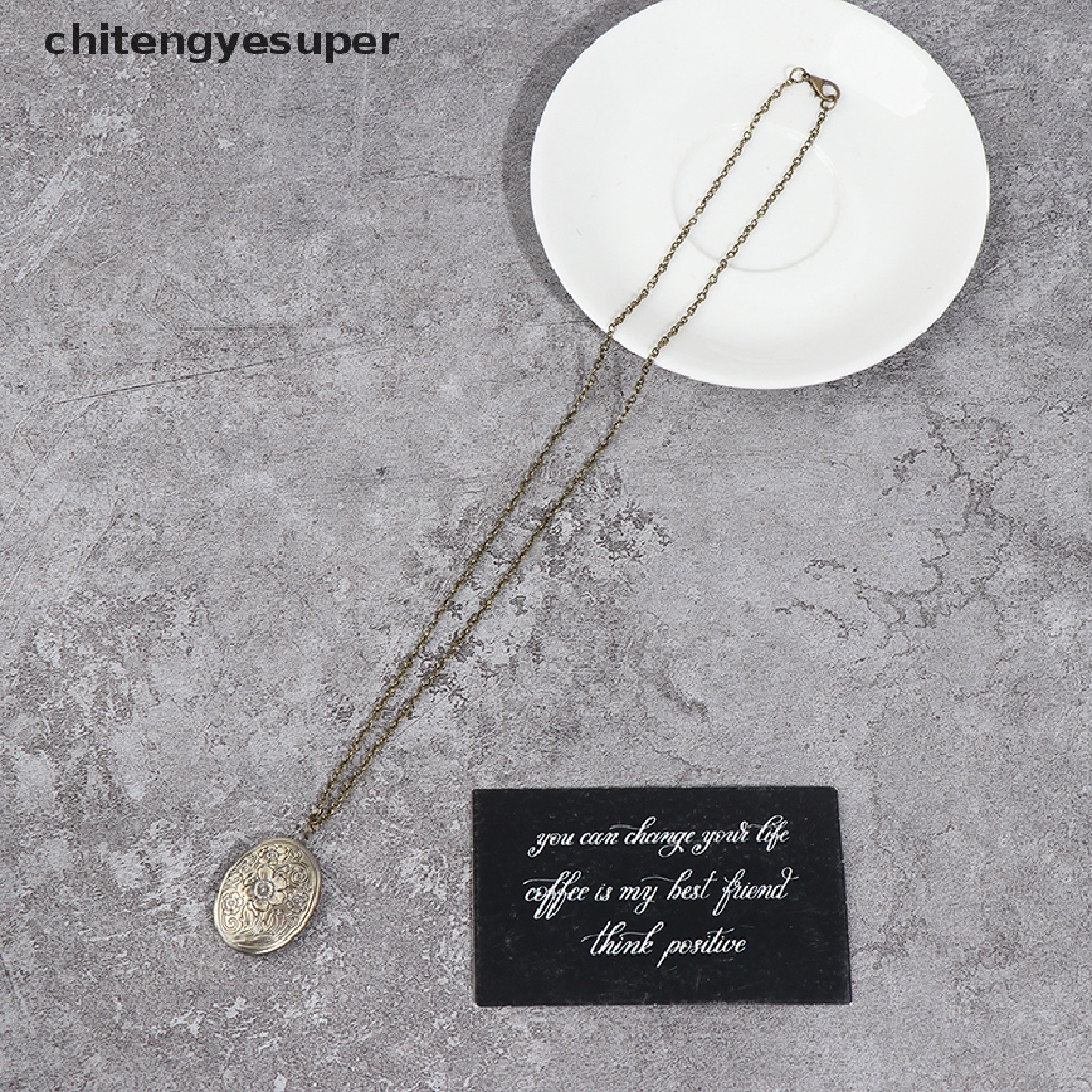 Chitengyesuper Carved Flower Stripe Locket Pendant Necklace Vintage Brass Opening Photo Box CGS
