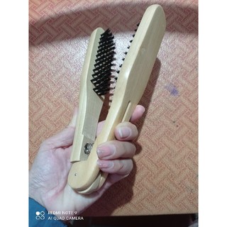 Lược kẹp là tóc bằng gỗ, giúp kẹp là tóc nhanh và thẳng, sử dụng cho salon là tóc , ép tóc