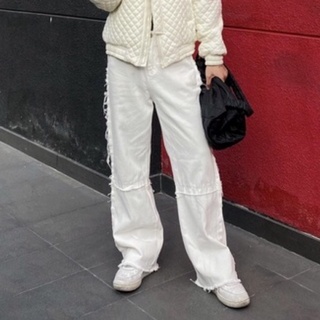 Checked - jeans trắng dài line tua - white loose jeans