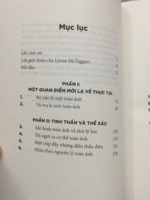 Sách - Vũ trụ toàn ảnh