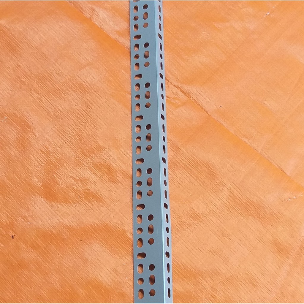 Cây 160cm ( 1ly5) - Cây sắt V lỗ 3 x 5cm màu xám ghi