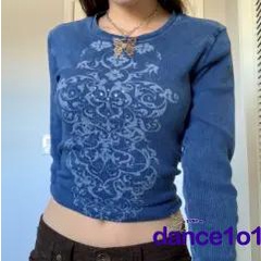 Áo thun tay dài cổ tròn in họa tiết cổ điển cho nữ