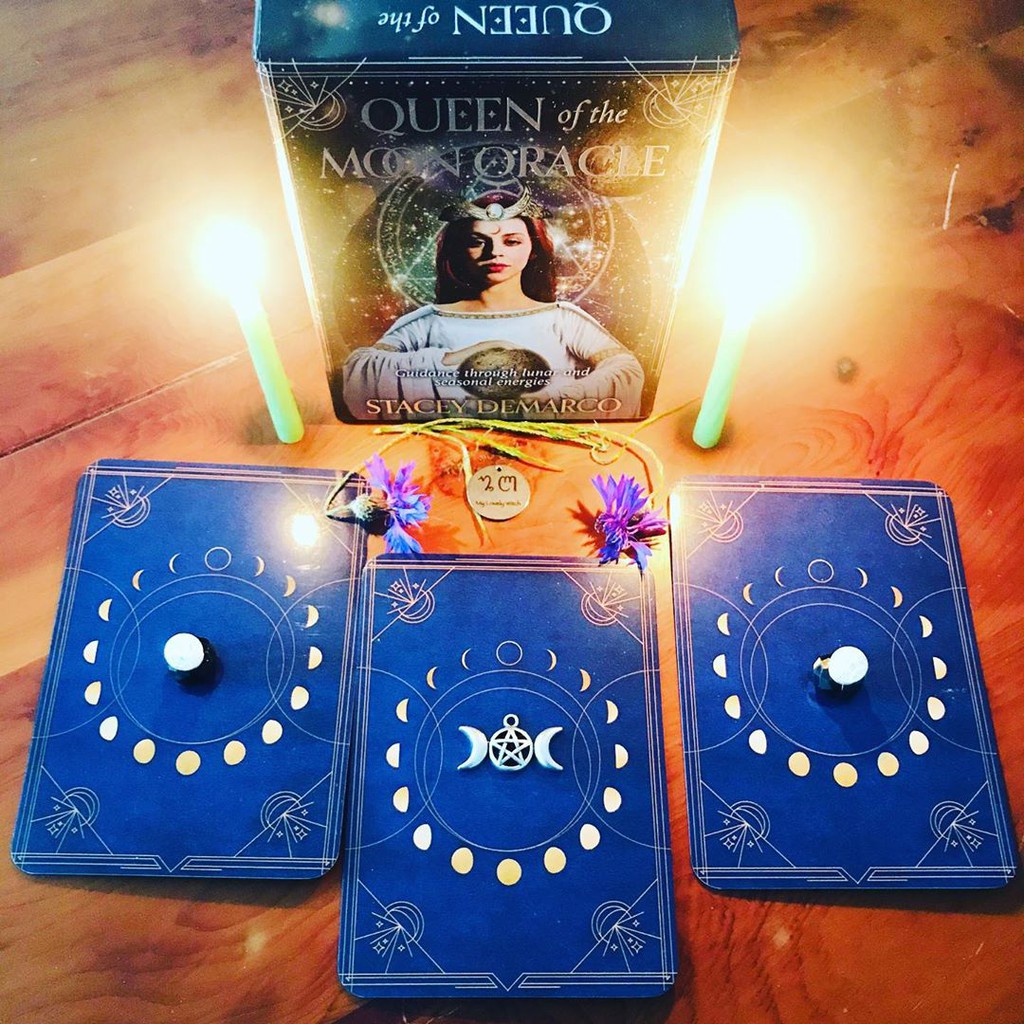Bài Queen of the Moon Oracle