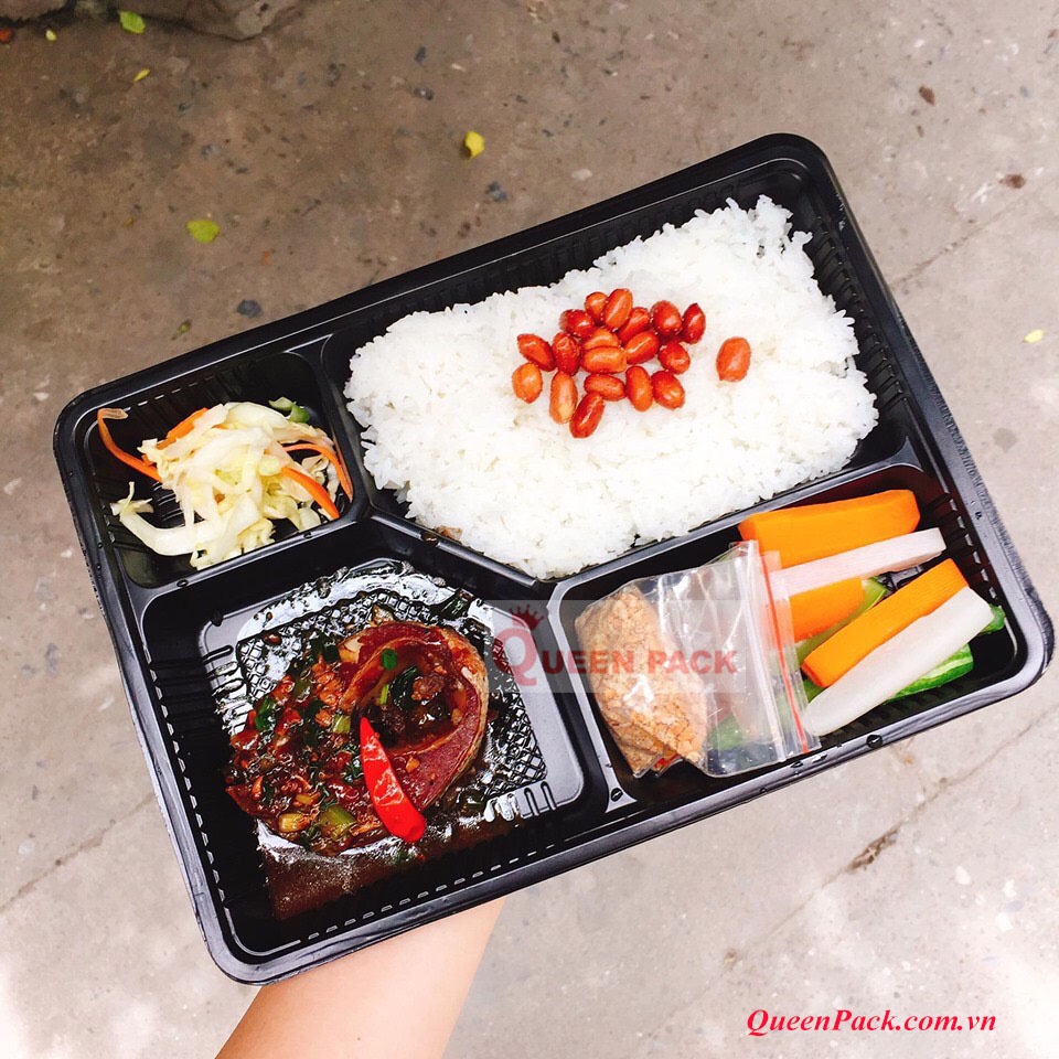SET 100 cái hộp cơm nhựa đen 4 ngăn Mã HT25 Kèm nắp PET Trong  dùng cho văn phòng, quán ăn, nhà hàng