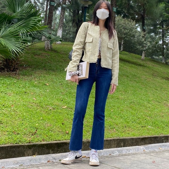 Quần jean nữ lưng cao, ống leo, không gấu, chất liệu vải jean thun co giãn cao cấp, thoải mái vận động.