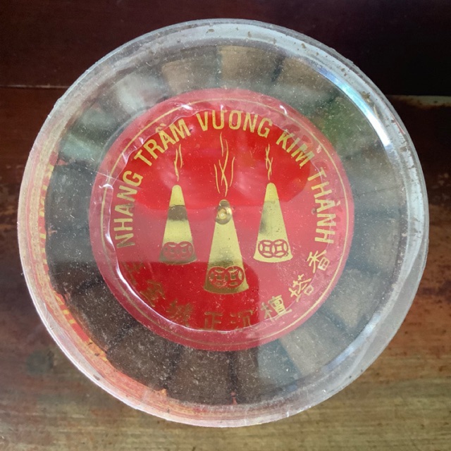 Nhang trầm hình tháp quả núi Vương Kim Thành