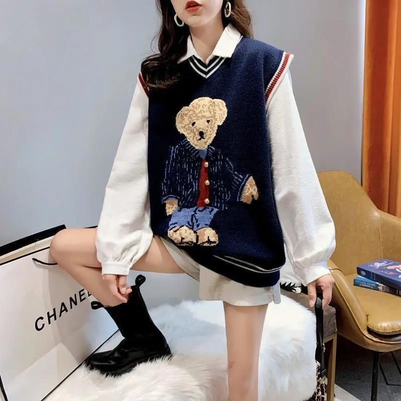 Áo len gile cổ V nữ sinh Hàn Quốc màu xanh than in hình chú gấu student bear xinh xắn
